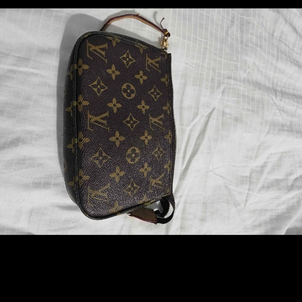 Authentic Louis Vuitton prest